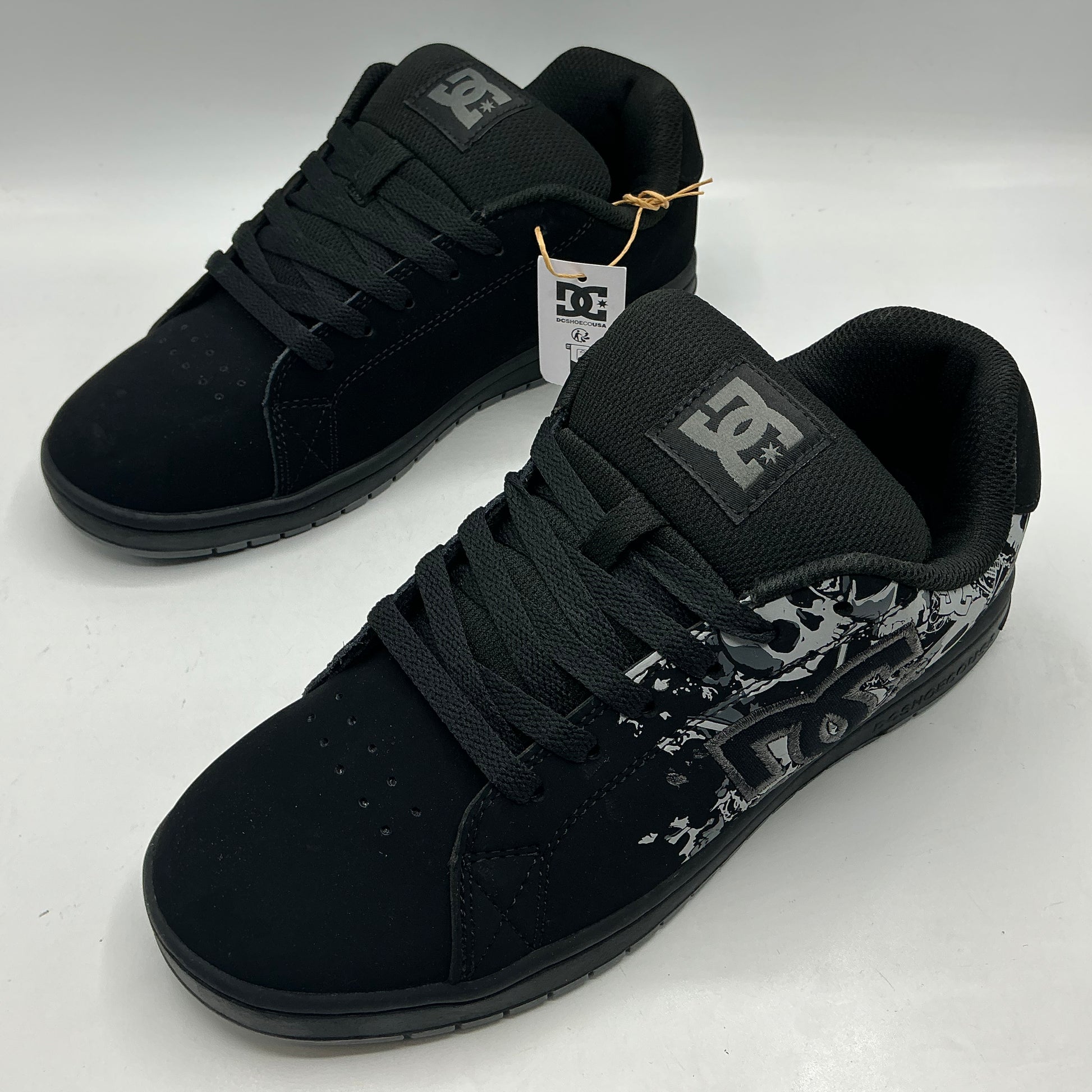 DC Caveler low skate shoes