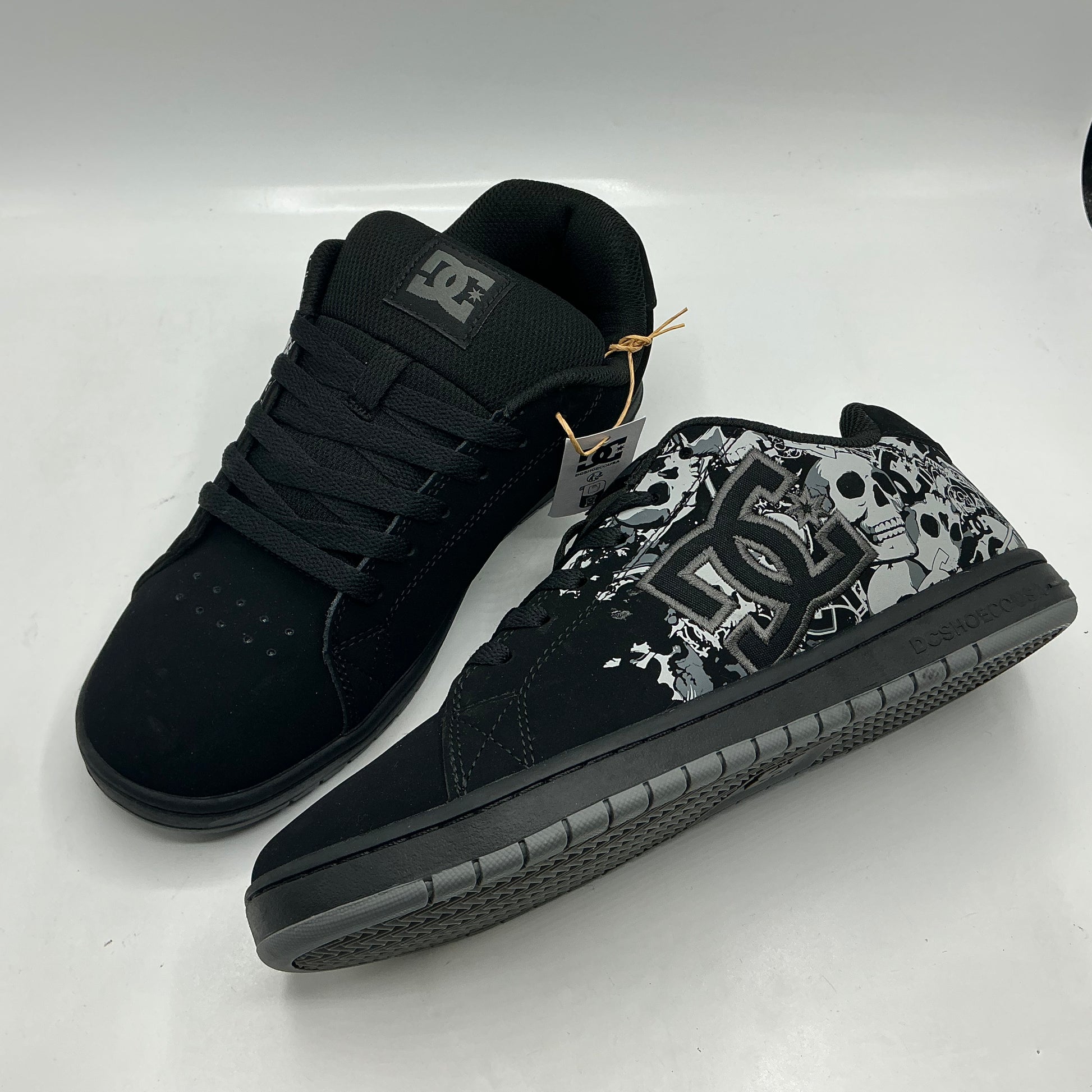 DC Caveler low skate shoes