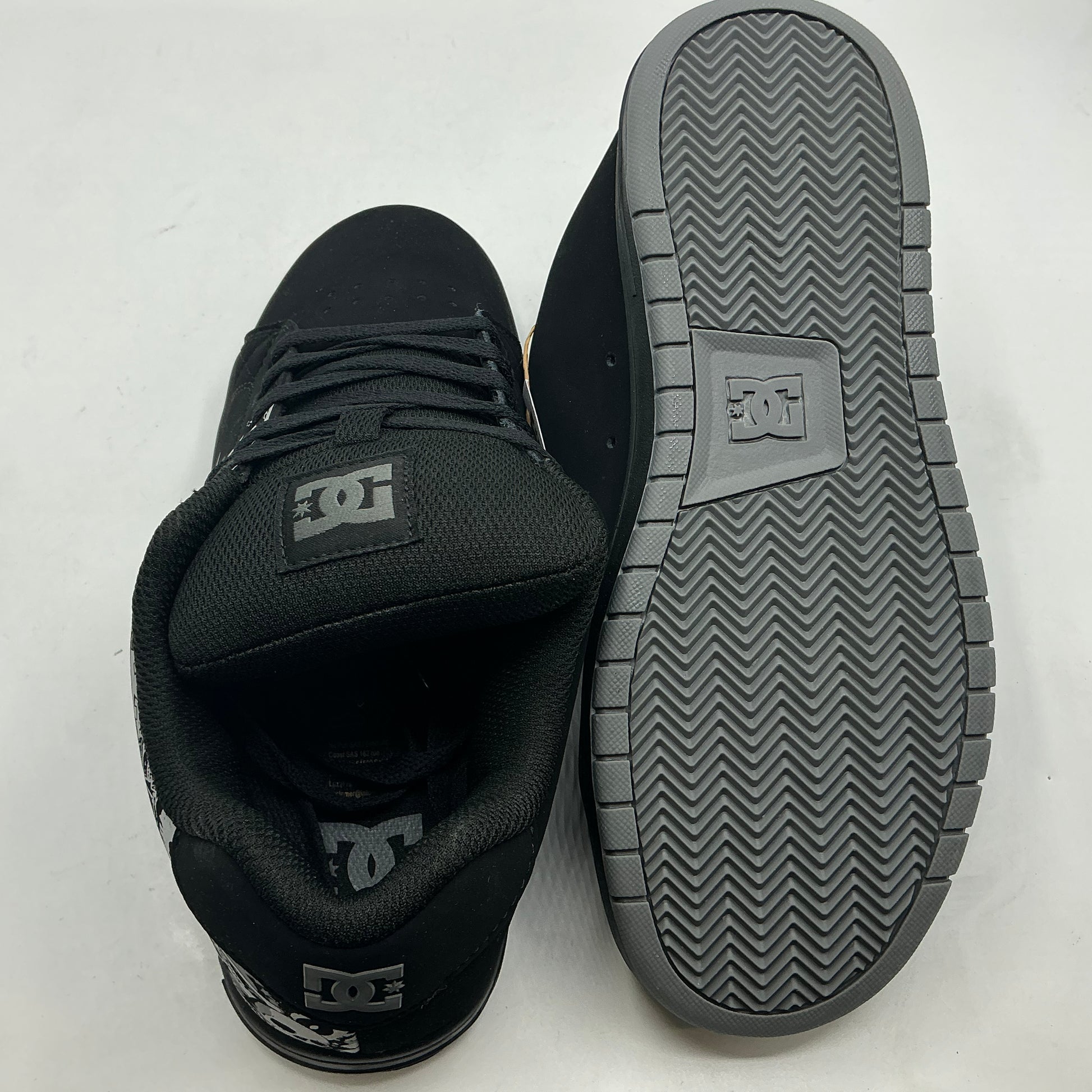 DC Caveler low skate shoes