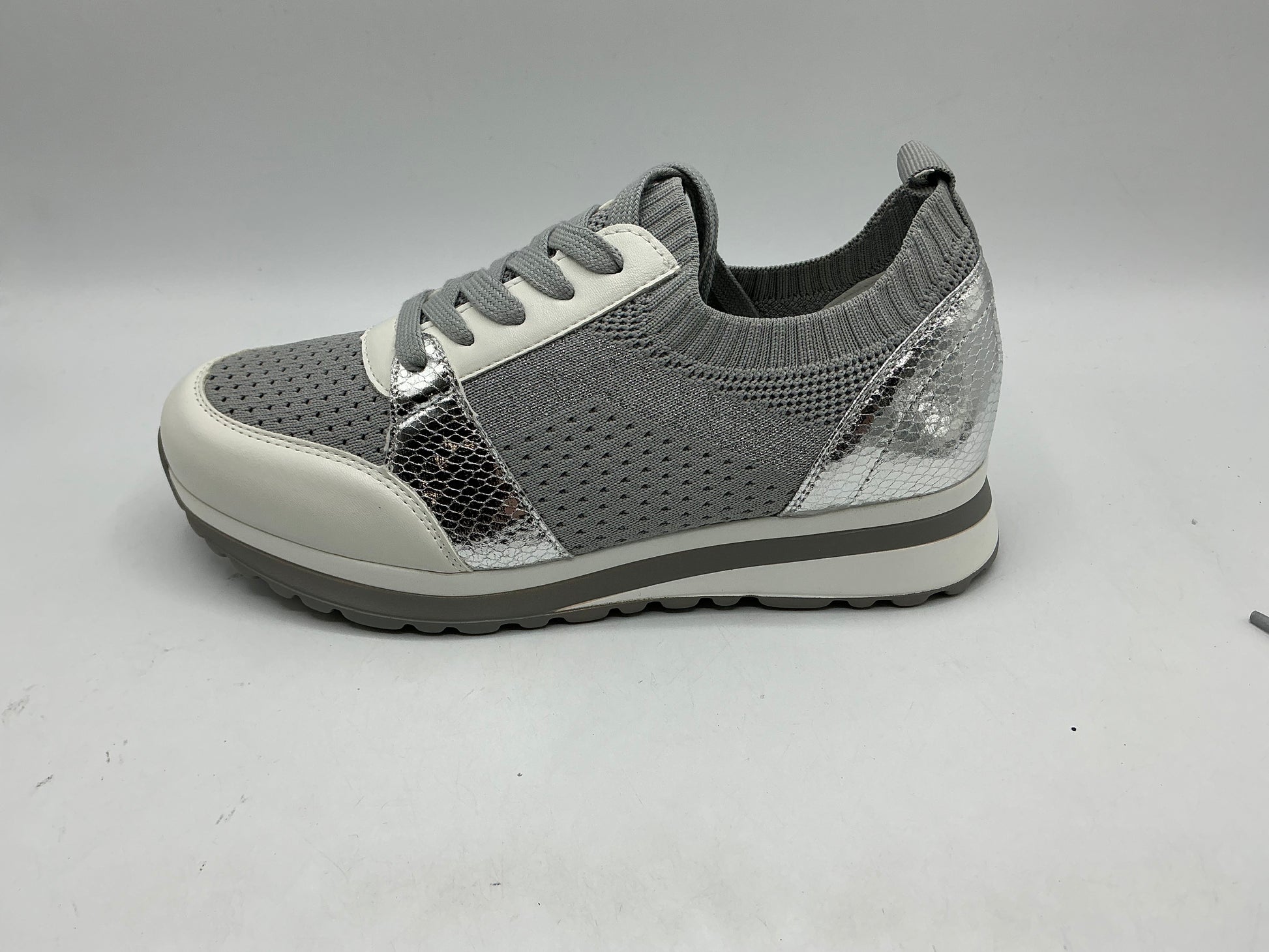 DF by Daniel Dreya grey porvair wedge sneakers size 4/5